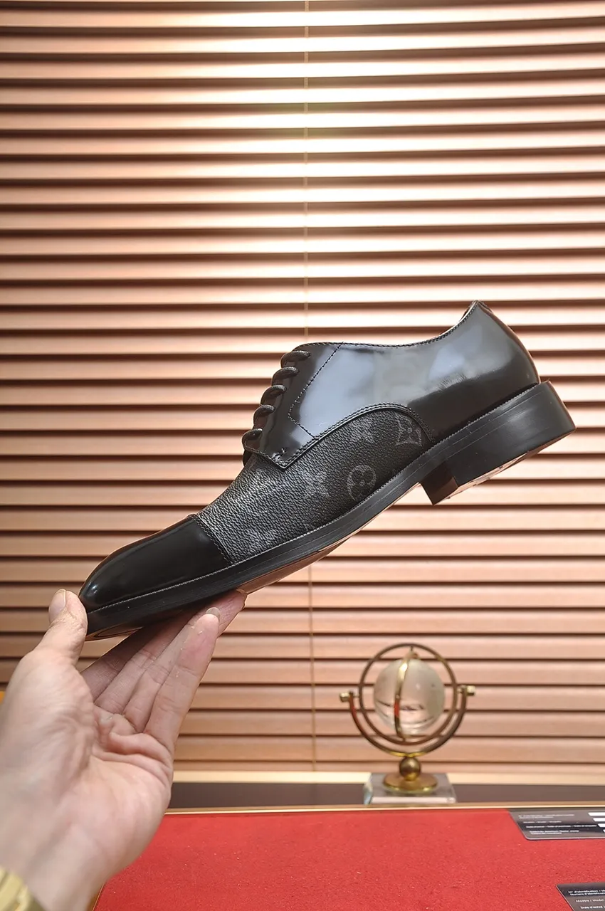 Men's men's shoes 💰520💶 [LV] (original single cowhide lining) 🍀LV's latest genuine leather business suit shoes are launched simultaneously on the official website. The first-layer cowhide imported from Italy is made of heavy gold, 💥official website 1:1 rubber outsole. Versatile to wear, high-end without losing class, and the color combination is extraordinary. This four-season style is alluring when worn on your feet, showing off your big-name flair. Standard code 38-45 (45 customized)